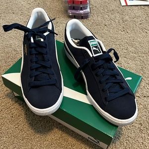 NEVER WORN Womens 8 Suede Classic Xxl Puma Shoes